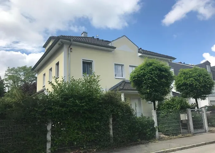 Helle Souterrainwohnung Mit Komfort شقة *