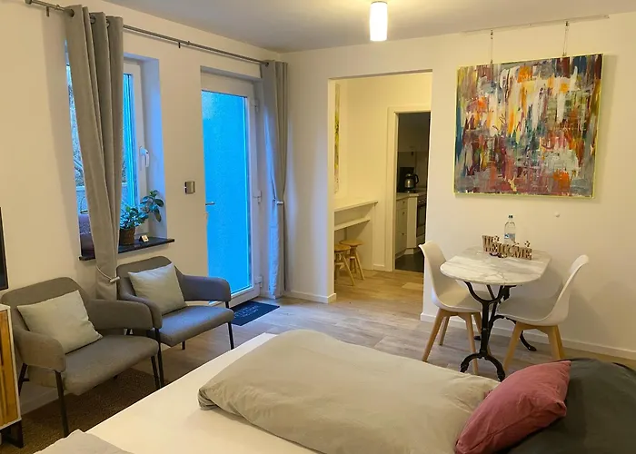 Helle Souterrainwohnung Mit Komfort * ميونيخ