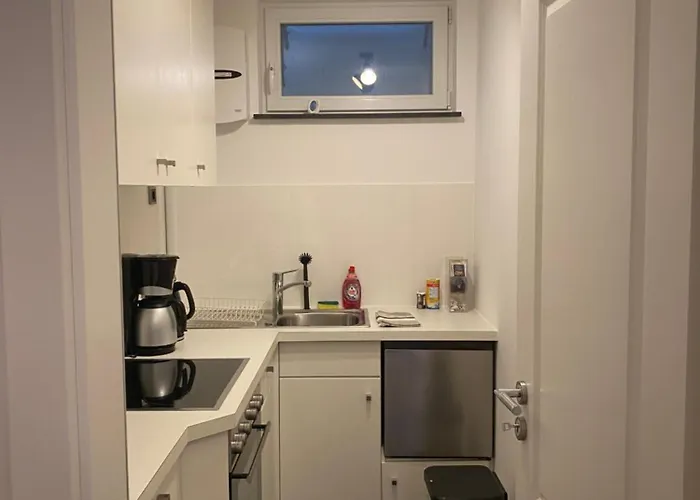 Helle Souterrainwohnung Mit Komfort *