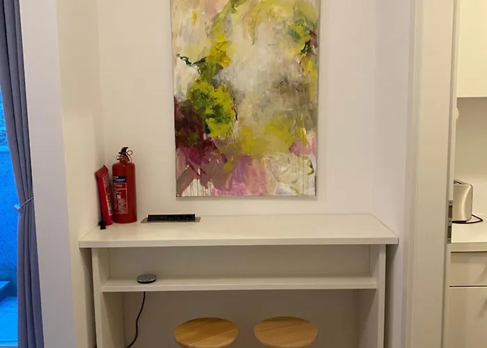 Helle Souterrainwohnung Mit Komfort * ميونيخ