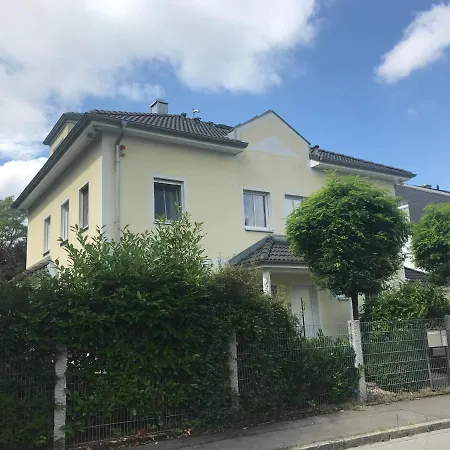 Helle Souterrainwohnung Mit Komfort Apartment *