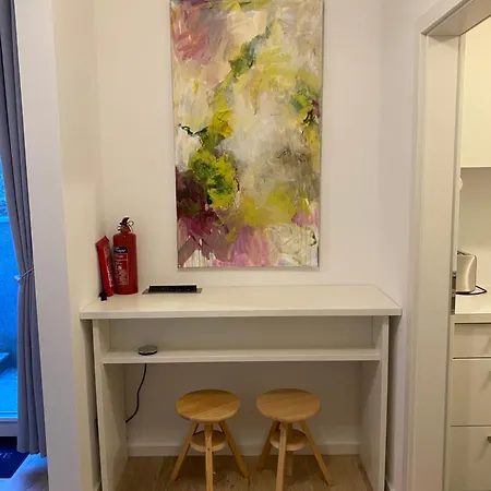 Helle Souterrainwohnung Mit Komfort * Munich